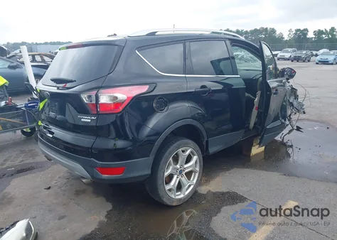 2017 Ford Escape Titanium z USA, uszkodzony, nr VIN 1FMCU0JD5HUC72224